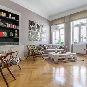 apartment-your-home-abroad.vienna-besthotels.com/